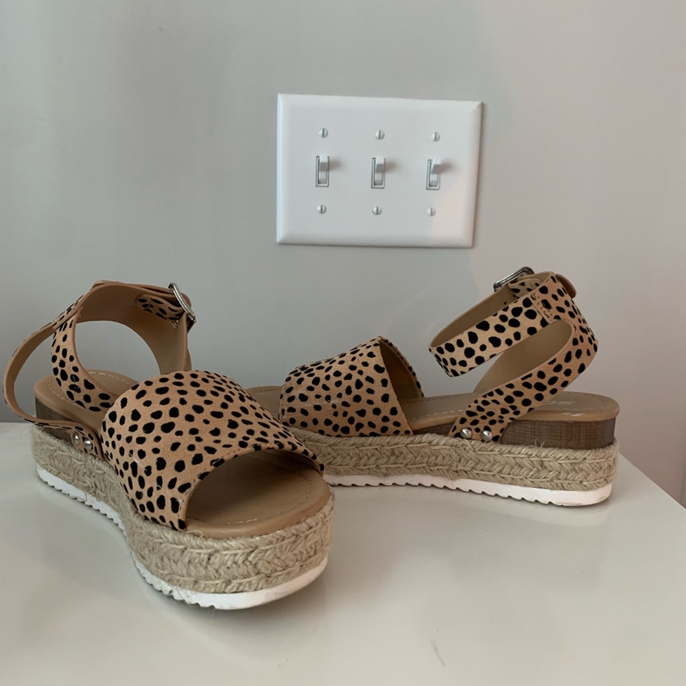 Platform sandals